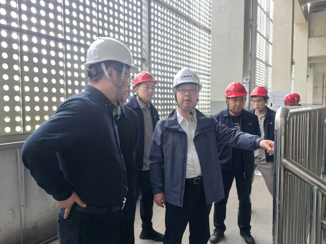 中國(guó)有研副總經(jīng)理毛昌輝帶隊(duì)赴樂(lè)山有研、有研重冶和國(guó)合重慶進(jìn)行安全檢查