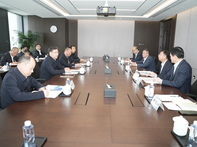 新余市委書記鄭光泉一行到訪中國(guó)有研