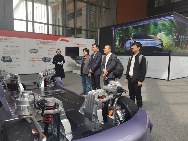 中國(guó)有研副總經(jīng)理黃倬一行赴一汽研發(fā)總院調(diào)研交流