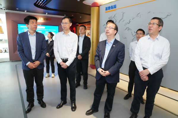 東方電氣集團總經(jīng)理助理胡修奎一行到中國有研調(diào)研交流