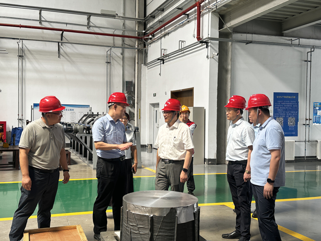 中國有研黨委副書記、總經(jīng)理艾磊到有研復材調(diào)研